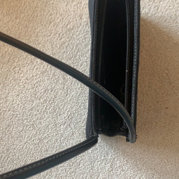 Black coach purse. Signature C - Picture 3 of 6
